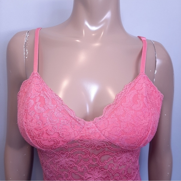 ❣️Marciano Pink Lace Cami Top❣️ - Picture 2 of 10